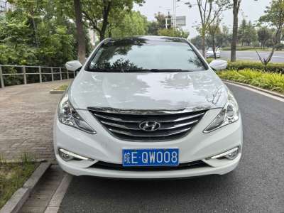 2013年6月 现代 索纳塔 2.0L 自动尊贵版图片