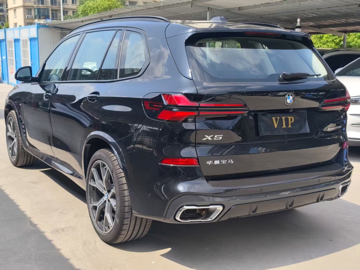 寶馬 寶馬X5  2023款 xDrive 30Li 尊享型M運(yùn)動(dòng)曜夜套裝圖片