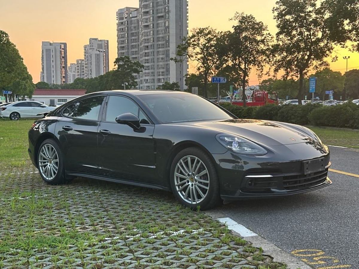 2017年9月保時(shí)捷 Panamera  2017款 Panamera 3.0T