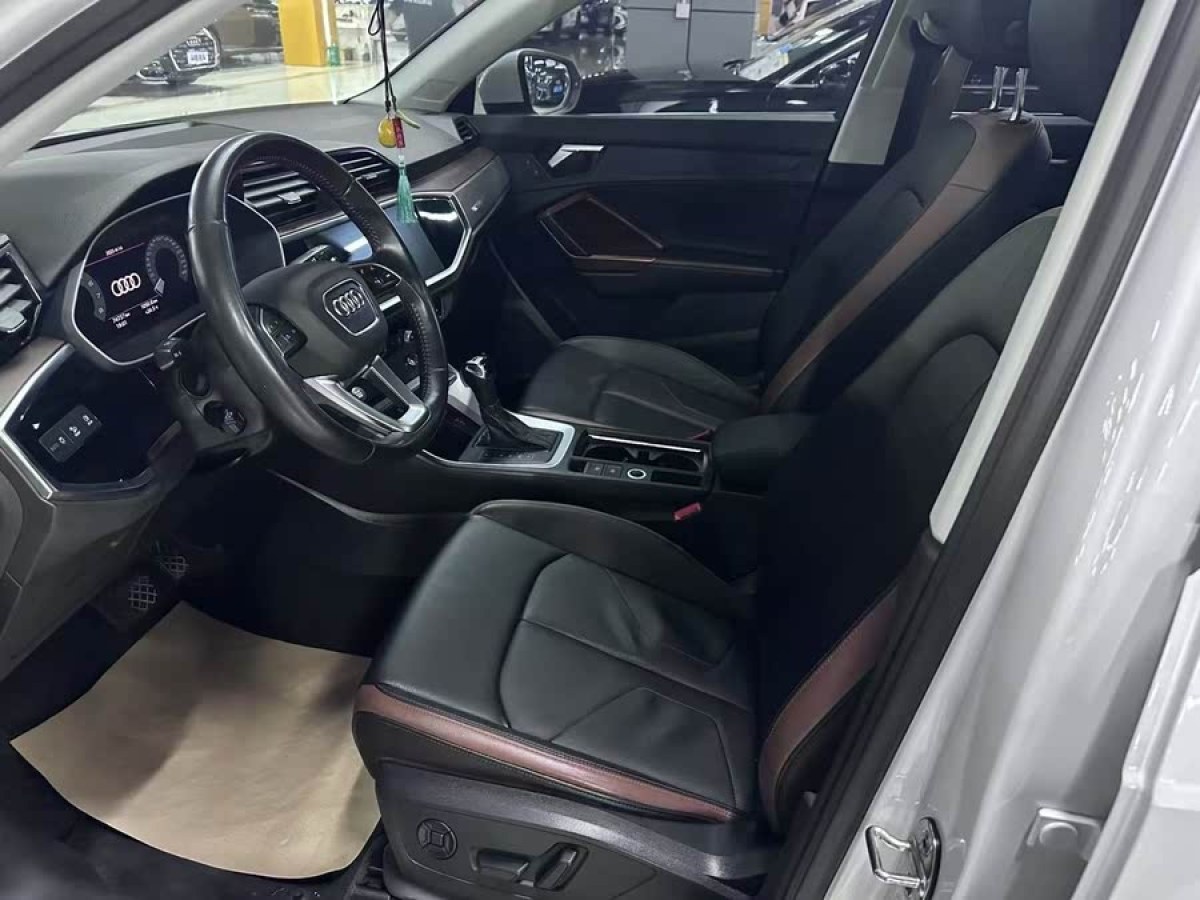 奧迪 奧迪Q3  2019款  35 TFSI 時尚致雅型圖片