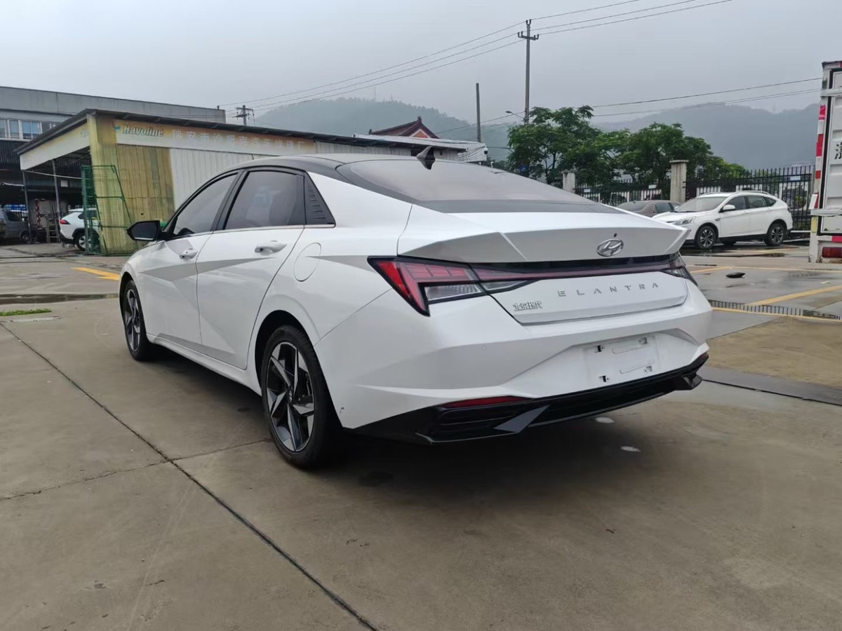 現(xiàn)代 伊蘭特  2022款 1.5L CVT LUX尊貴版圖片