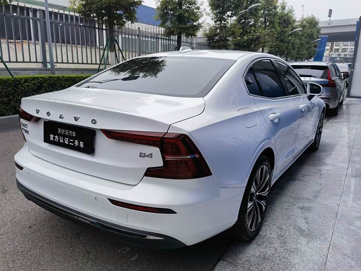 沃爾沃 S60L  2024款 B4 智遠(yuǎn)豪華版圖片