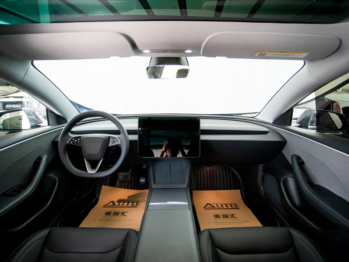 特斯拉 Model 3  2025款 后輪驅(qū)動(dòng)版圖片