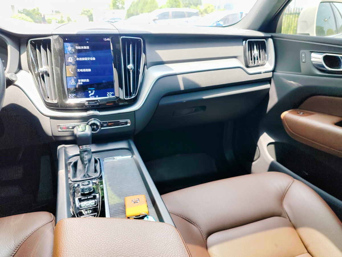 沃爾沃 XC60  2021款 T5 四驅(qū)智逸豪華版圖片