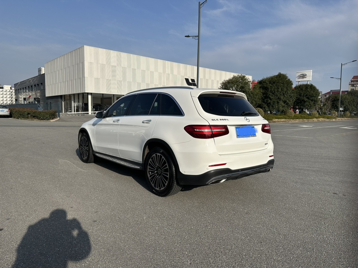 2019年9月奔驰 奔驰GLC  2019款 GLC 260 4MATIC 动感型