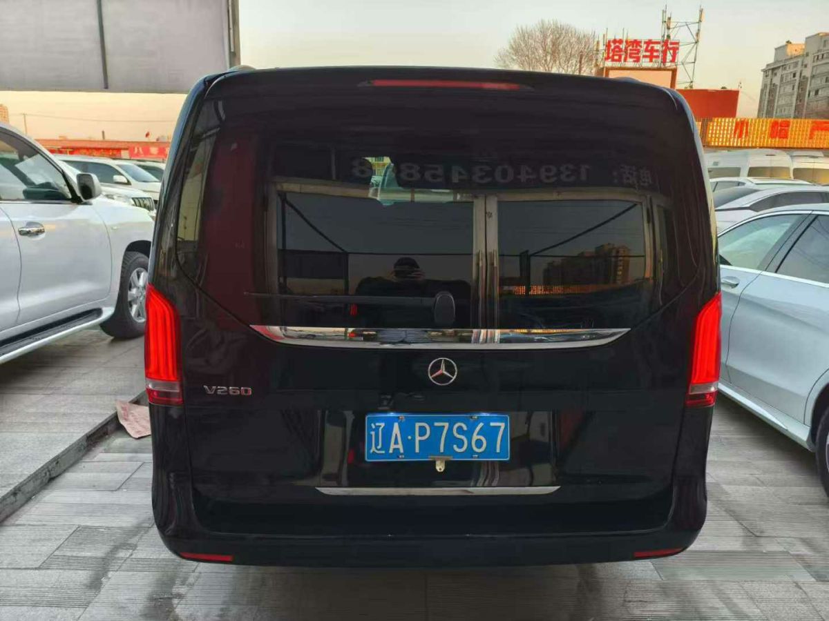 奔馳 奔馳A級  2019款  A 220 L 4MATIC 運動轎車圖片