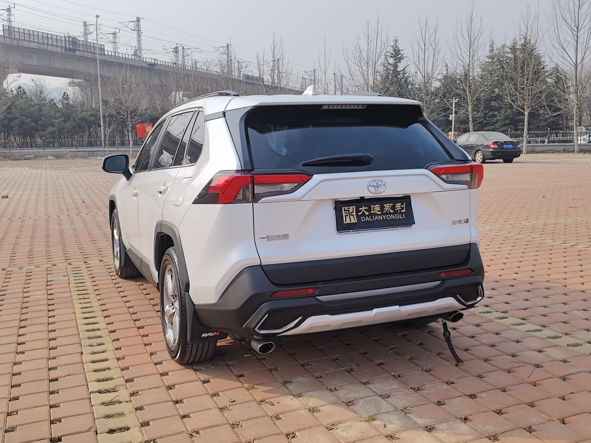 豐田 RAV4  2018款 榮放 2.0L CVT兩驅(qū)風(fēng)尚版圖片