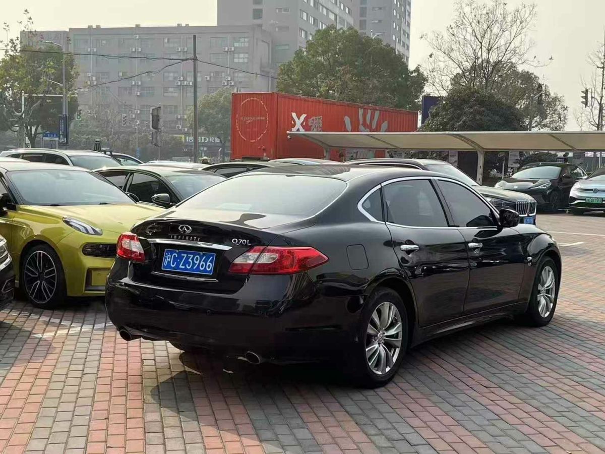 英菲尼迪 Q70  2015款 Q70L 2.5L 奢華版圖片