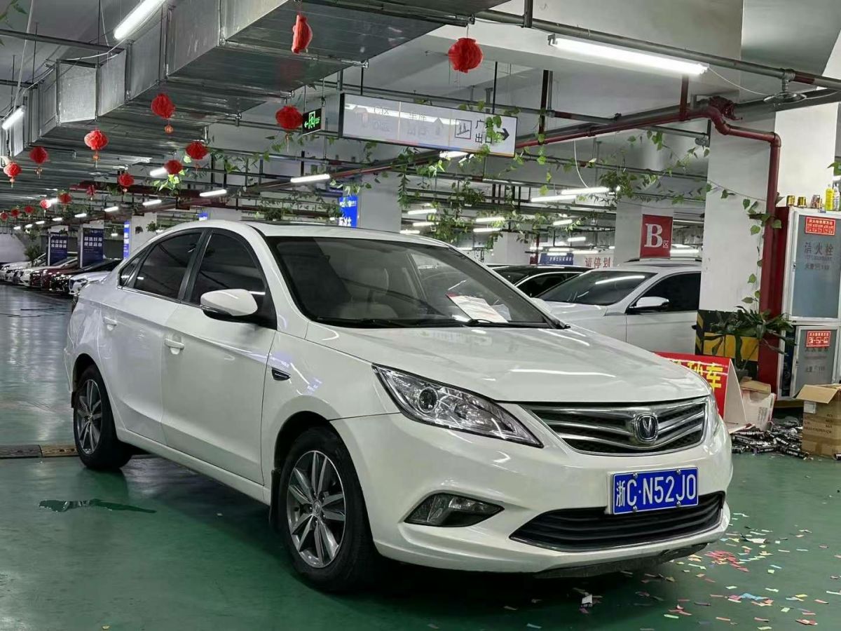 長(zhǎng)安 逸動(dòng)  2015款 1.6L 手動(dòng)旗艦型圖片