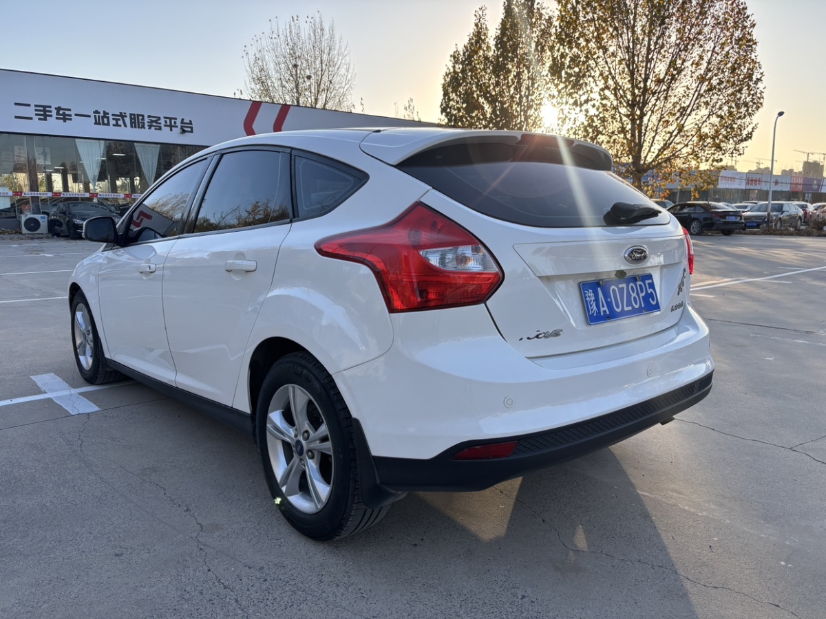 福特 ?？怂? 2012款 兩廂 1.6L 自動風尚型圖片