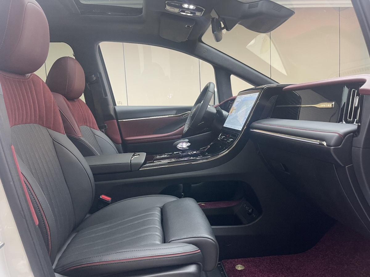 廣汽傳祺 M8  2024款 宗師系列 400T 至尊版圖片