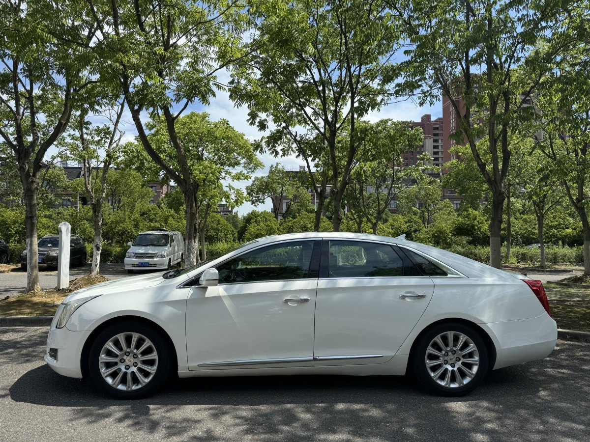 2013年7月凱迪拉克 XTS  2013款 28T 豪華型