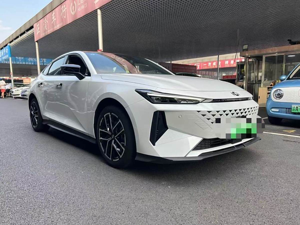 長(zhǎng)安 長(zhǎng)安UNI-V 智電iDD  2023款 智電iDD 1.5T 113km智趣型圖片