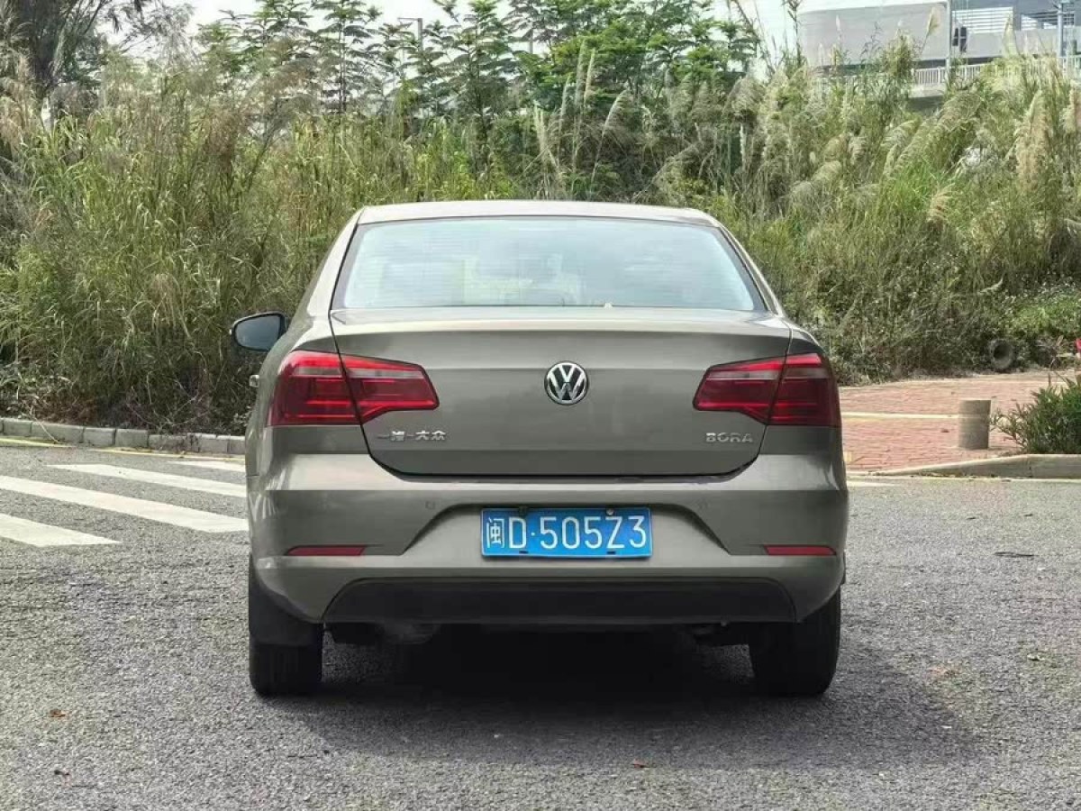 大眾 寶來  2014款 1.6L 自動時(shí)尚型圖片