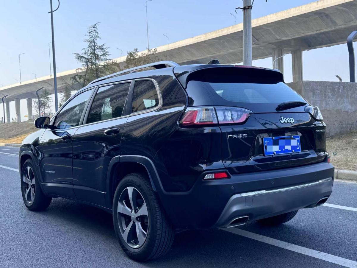 Jeep 自由光  2020款 2.0T 兩驅(qū)領(lǐng)先版圖片