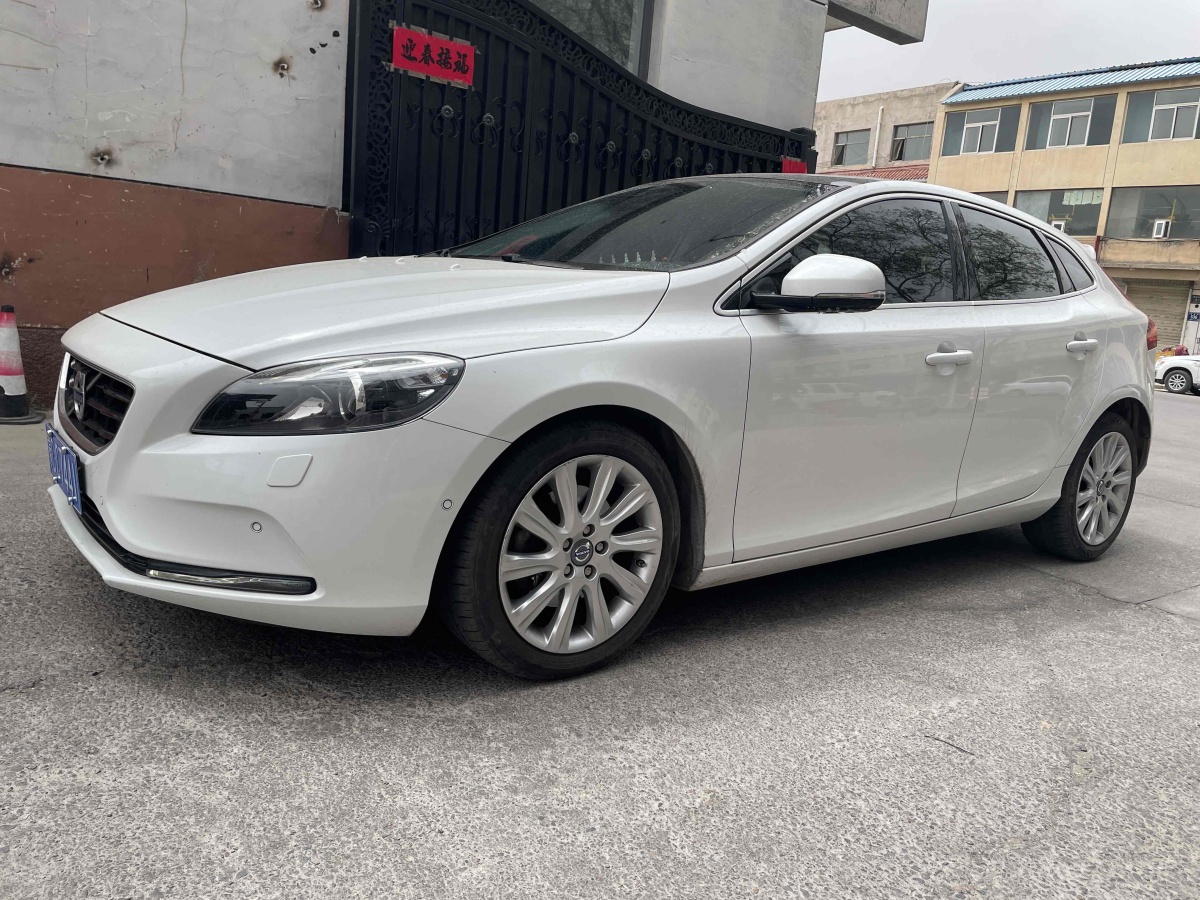 沃爾沃 V40  2014款 2.0T 智尚版圖片