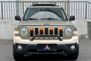 自由客 Jeep 2.4 豪華導(dǎo)航版