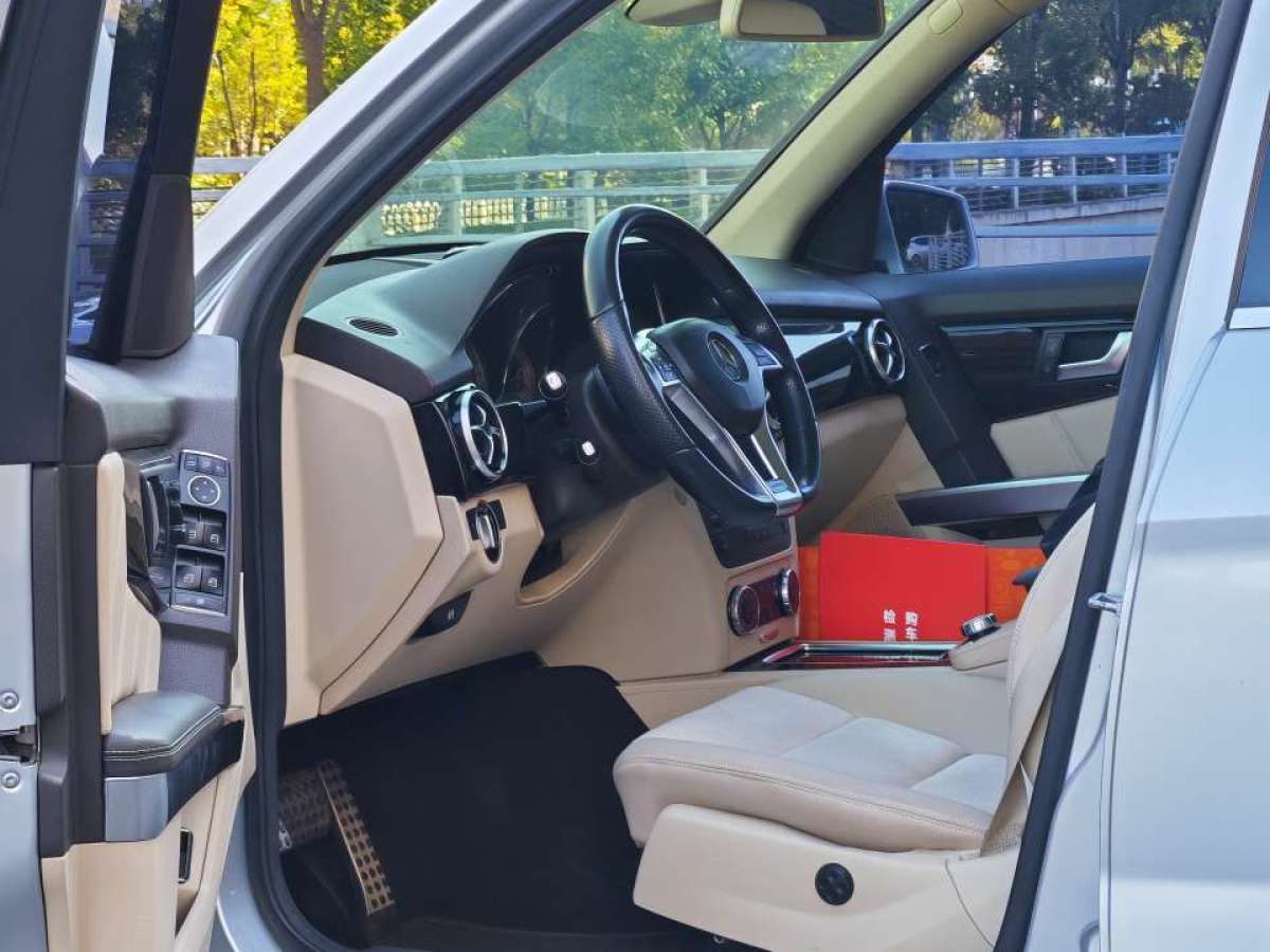 奔馳 奔馳GLK級  2015款 GLK 300 4MATIC 時尚型 極致版圖片