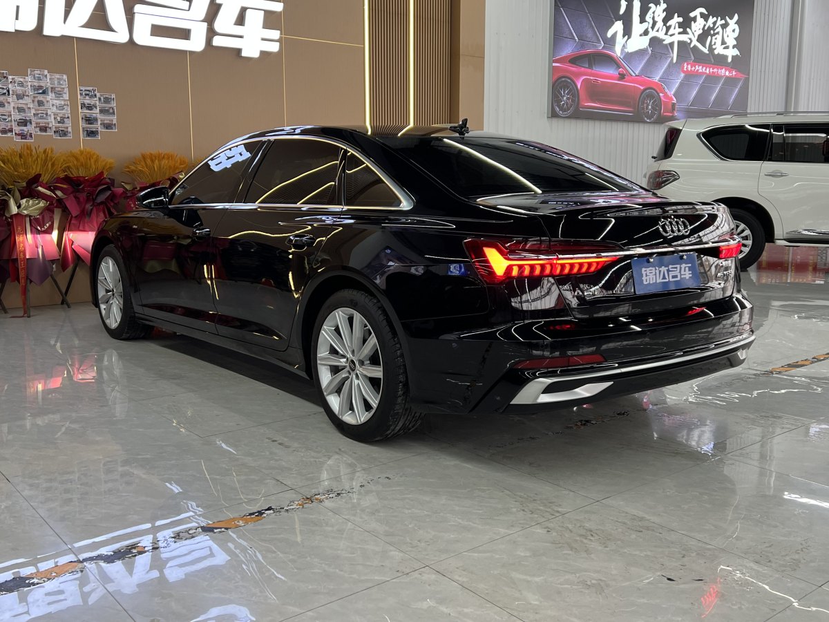 奧迪 奧迪A6L  2023款 改款 45 TFSI 臻選動(dòng)感型圖片