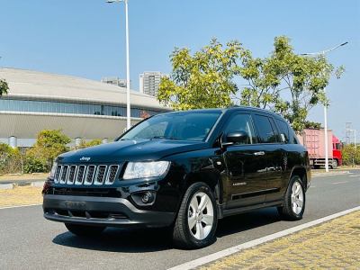 2012年9月 Jeep 指南者(進(jìn)口) 2.4L 四驅(qū)運(yùn)動(dòng)版圖片