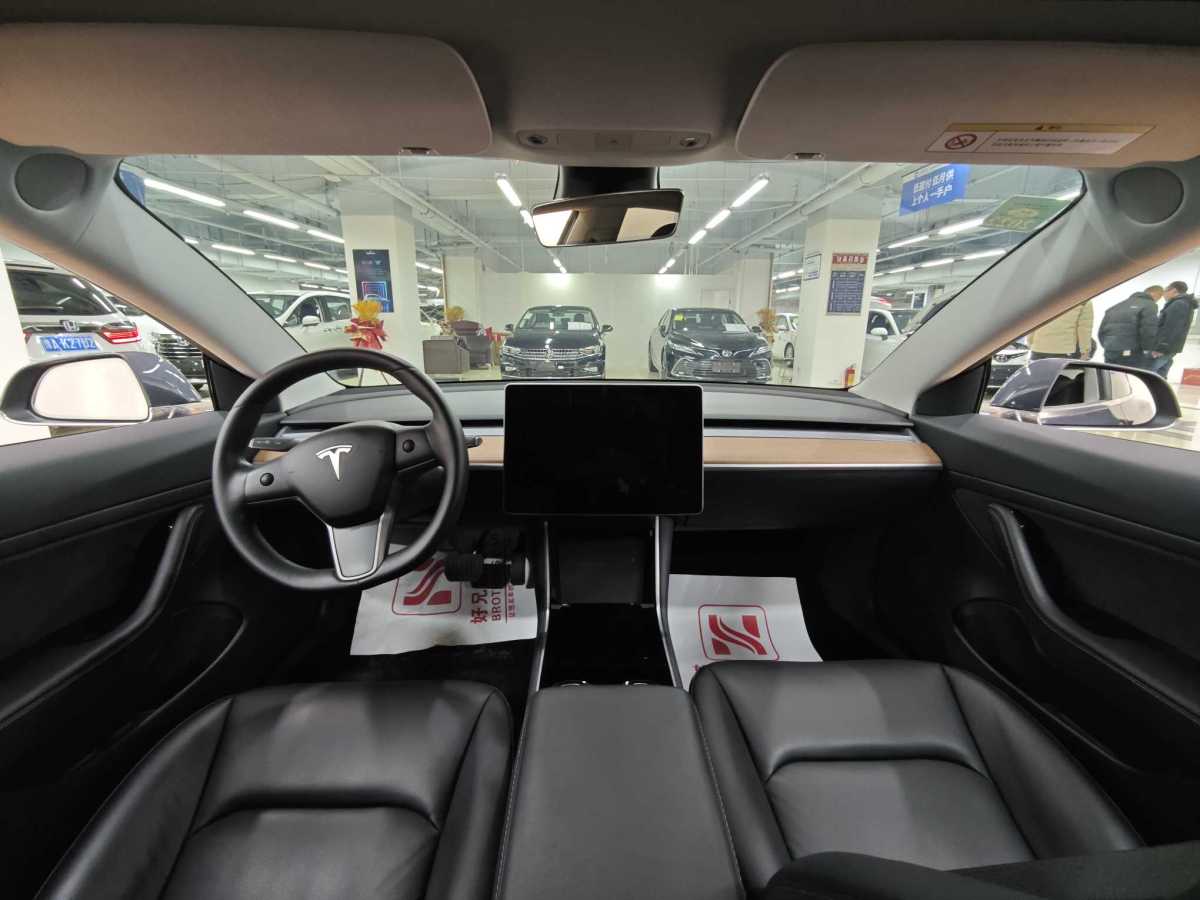 特斯拉 Model 3  2019款 標(biāo)準(zhǔn)續(xù)航后驅(qū)升級版圖片