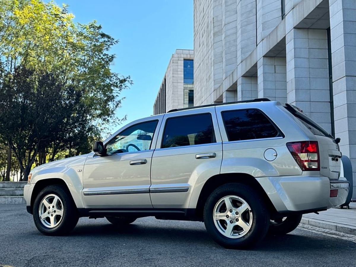 2009年9月Jeep 大切諾基  2010款 5.7L