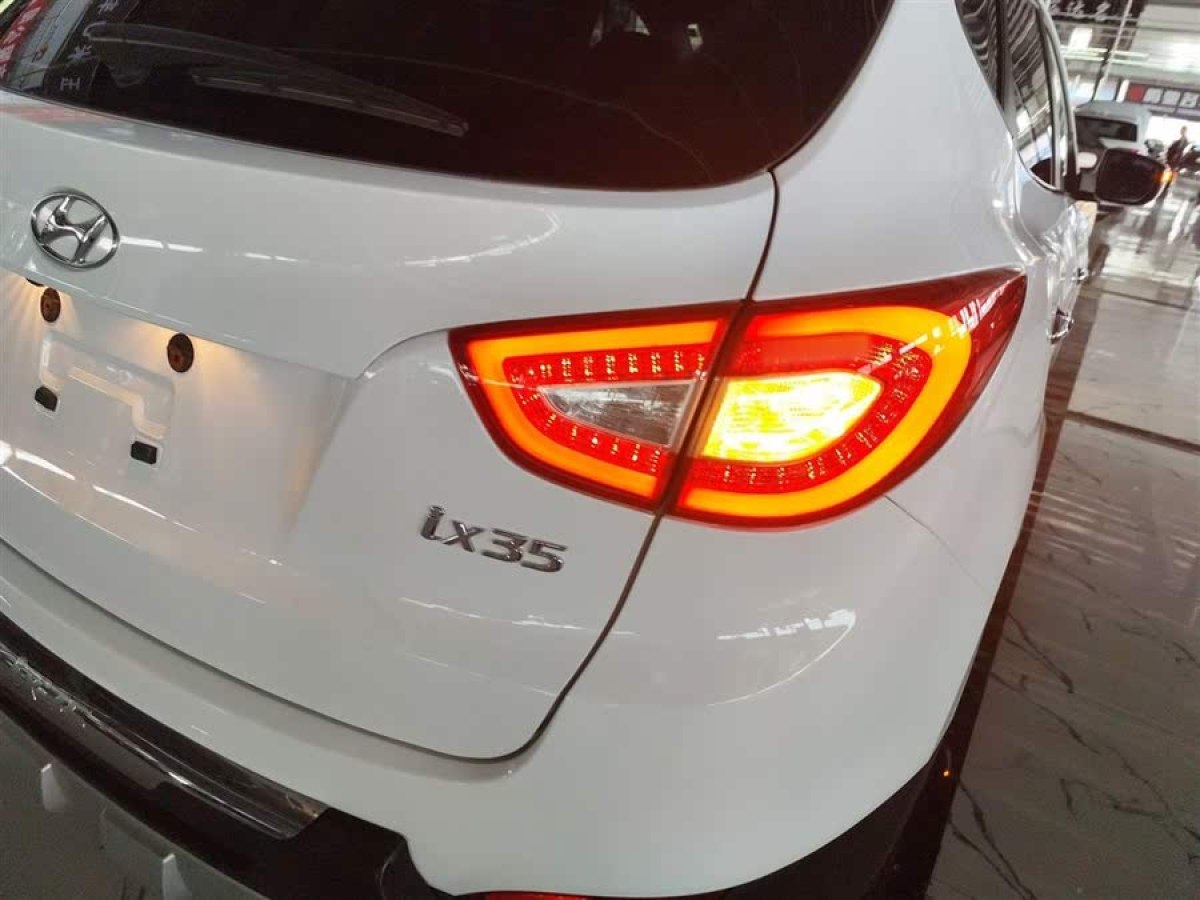 現(xiàn)代 ix35  2015款 2.0L 自動(dòng)兩驅(qū)智能型 國(guó)IV圖片