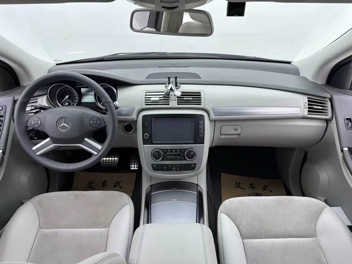 奔馳 奔馳R級  2014款 R 320 4MATIC 商務(wù)型圖片