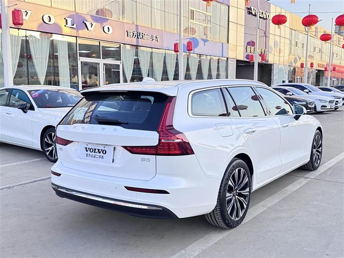 沃爾沃 V60  2024款 B5 智遠(yuǎn)豪華版圖片