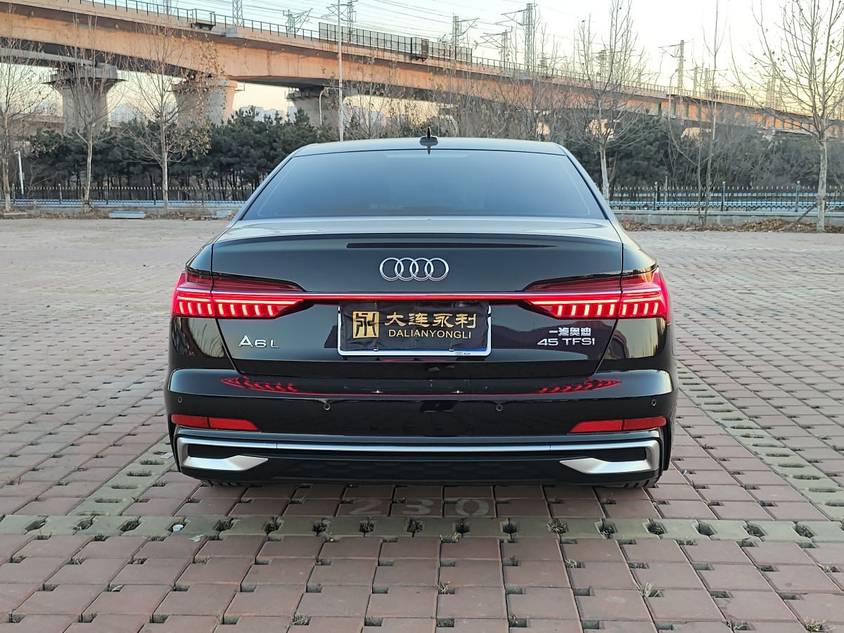 奧迪 奧迪A6L  2023款 改款 45 TFSI 臻選動感型圖片