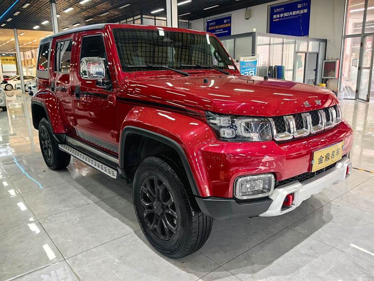 北京 BJ40  2020款 2.0T 自動(dòng)四驅(qū)城市獵人版至尊型圖片