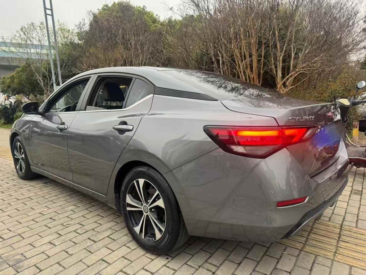 日產(chǎn) 軒逸  2021款 1.6L XL CVT暗夜版圖片