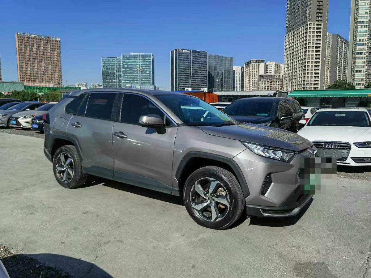 豐田 RAV4榮放  2022款 2.0L CVT四驅(qū)尊貴版圖片