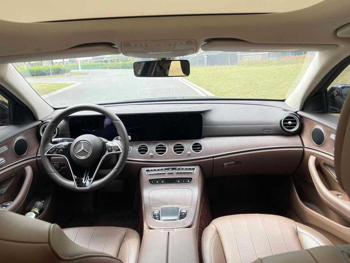 奔馳 奔馳E級(jí)  2021款 改款 E 300 L 時(shí)尚型圖片