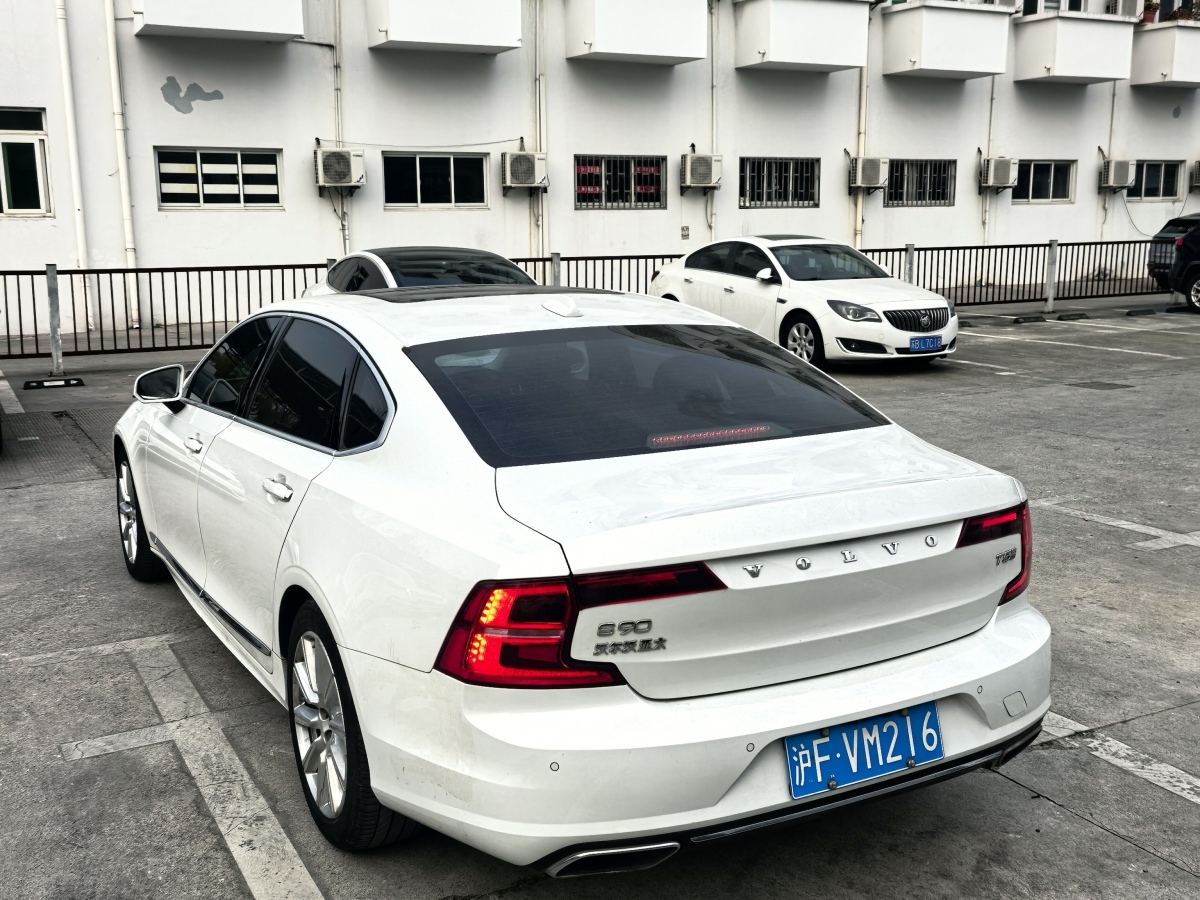 沃爾沃 S90  2020款 改款 T5 智遠(yuǎn)豪華版圖片