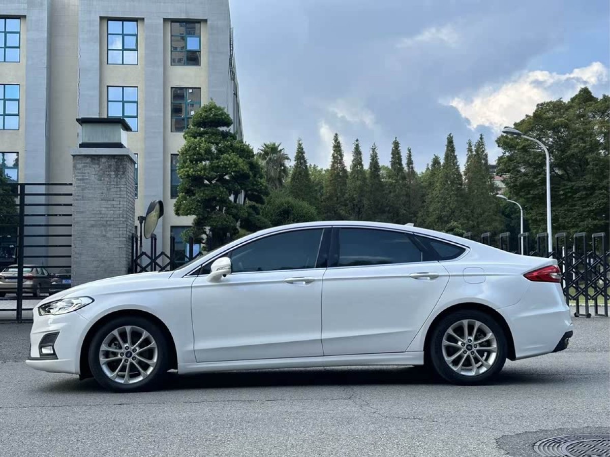 福特 蒙迪歐  2018款 EcoBoost 180 智控時(shí)尚型 國(guó)VI圖片