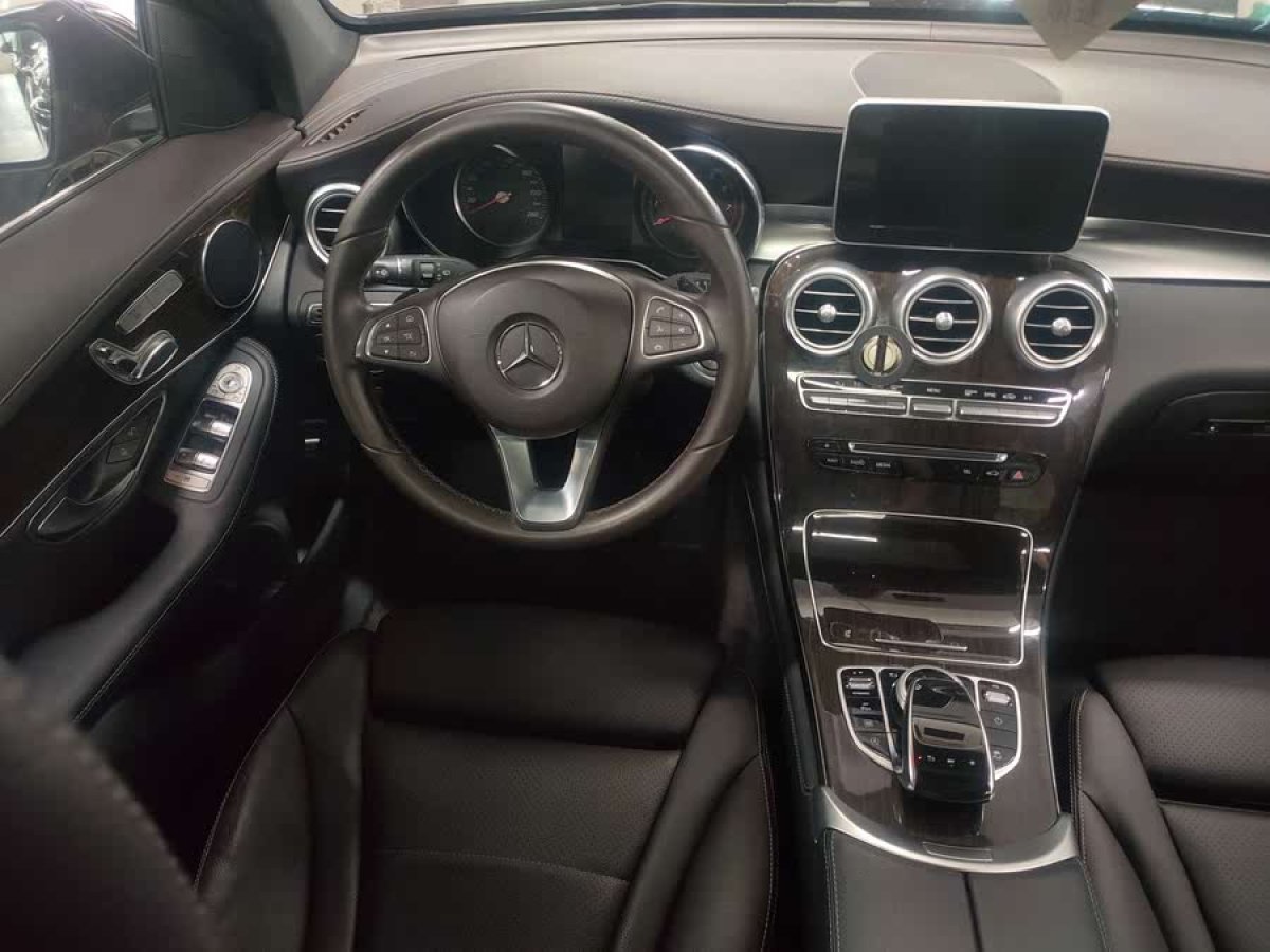 奔馳 奔馳GLC  2019款 GLC 260 4MATIC 動(dòng)感型圖片