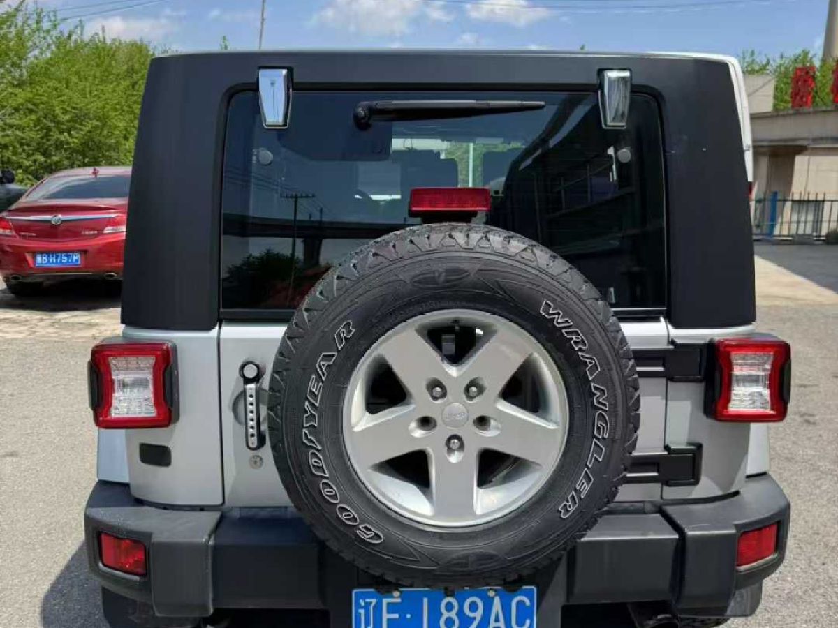 Jeep 牧馬人  2009款 3.8L Rubicon 兩門版圖片