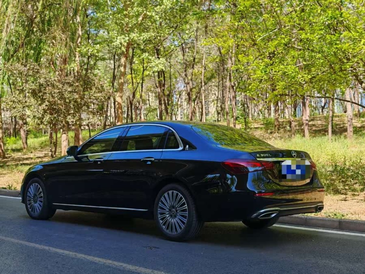 奔馳 奔馳E級  2022款 改款 E 300 L 豪華型圖片