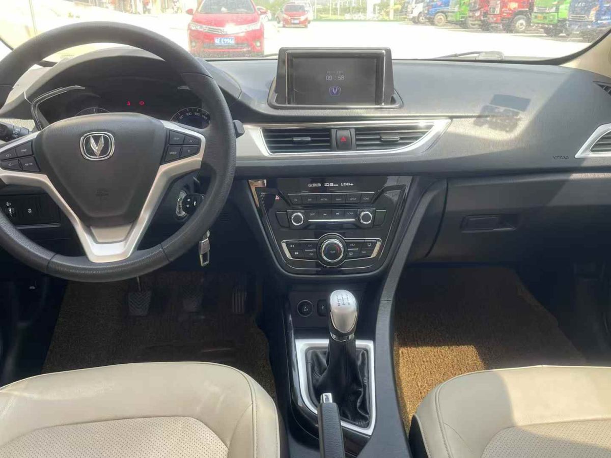 長(zhǎng)安 悅翔  2015款 V7 1.6 樂尚版圖片