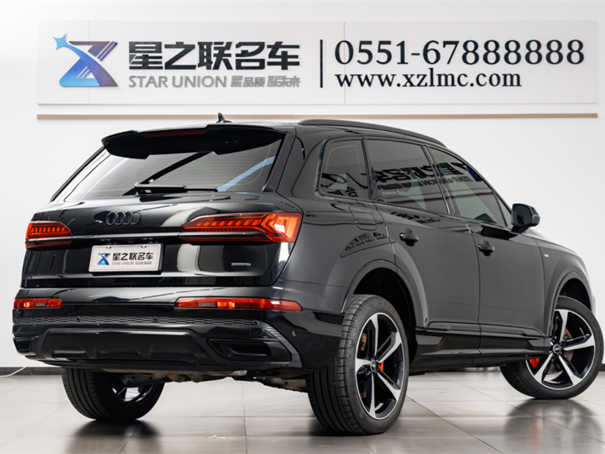 奧迪 奧迪Q7  2022款 55 TFSI quattro S line冰雪運(yùn)動(dòng)版圖片