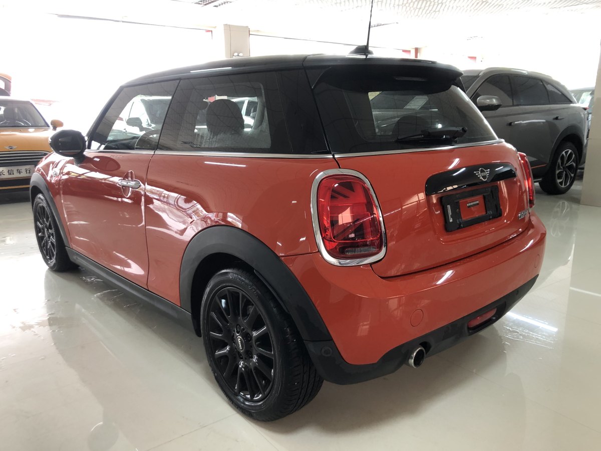 MINI COUNTRYMAN  2018款 1.5T COOPER 經(jīng)典派圖片