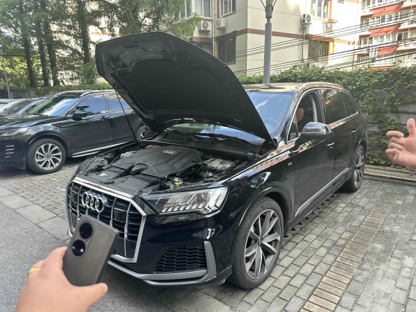 奥迪 奥迪Q7  2023款 55 TFSI quattro S line运动型