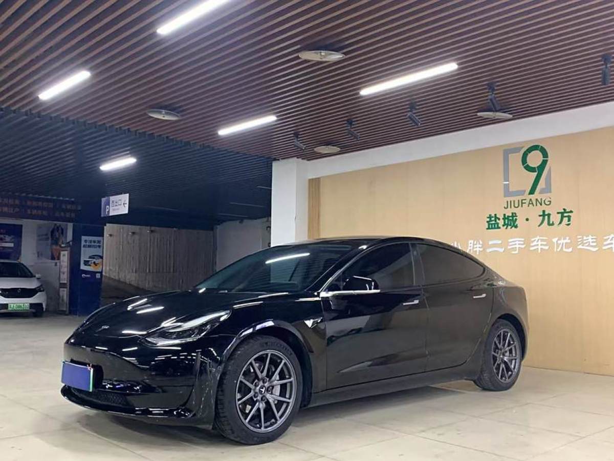 特斯拉 Model 3  2020款 改款 標(biāo)準(zhǔn)續(xù)航后驅(qū)升級版圖片