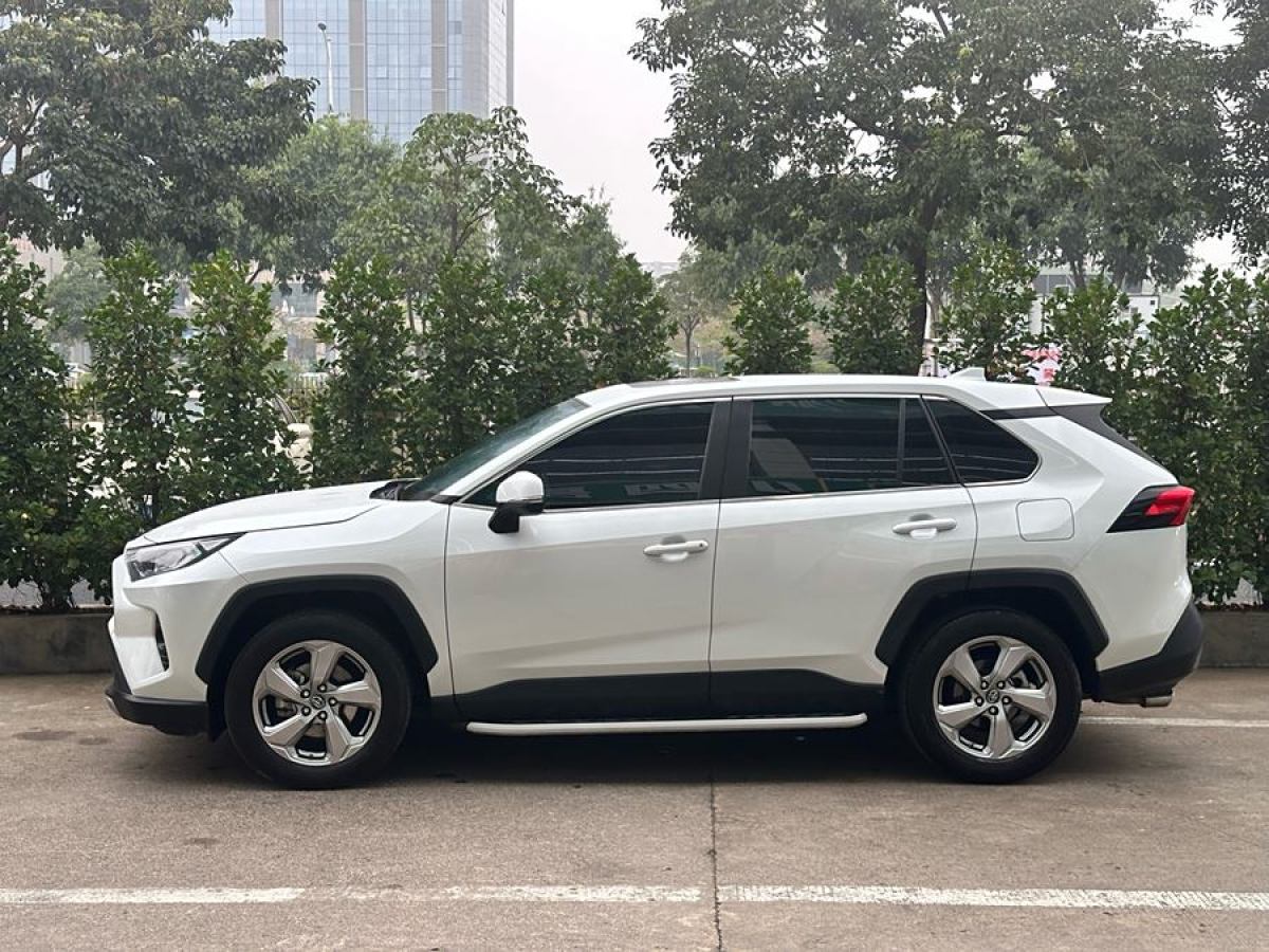 豐田 RAV4榮放  2020款 2.0L CVT兩驅(qū)風(fēng)尚版圖片