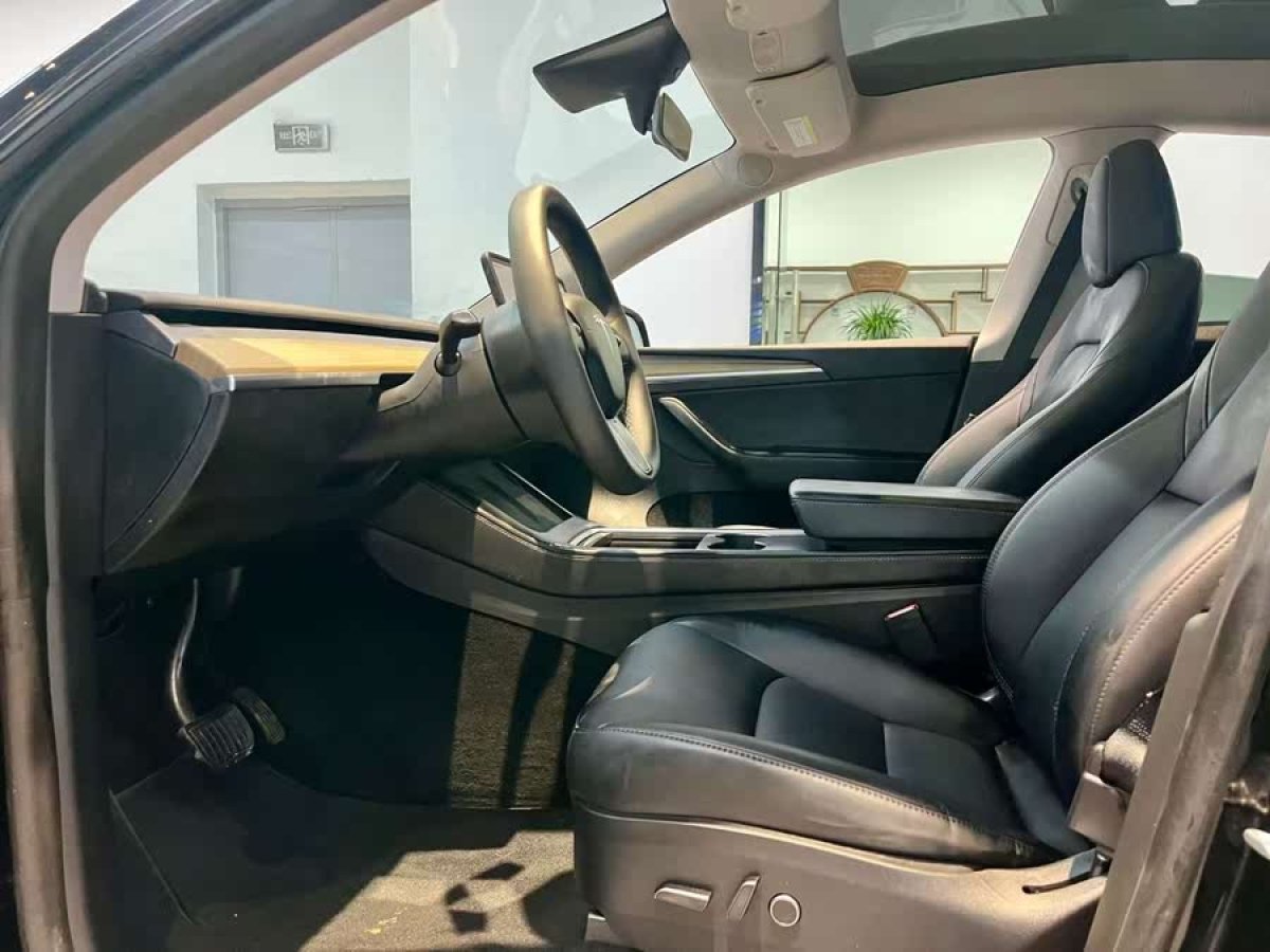 特斯拉 Model Y  2022款 改款 后輪驅(qū)動(dòng)版圖片
