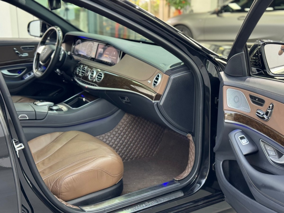 2018年3月奔驰 奔驰S级  2017款 S 320 L 商务型