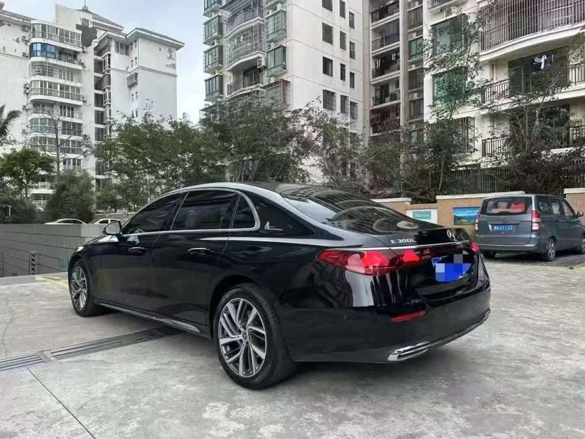 奔馳 奔馳E級  2024款 改款 E 300 L 時尚型圖片