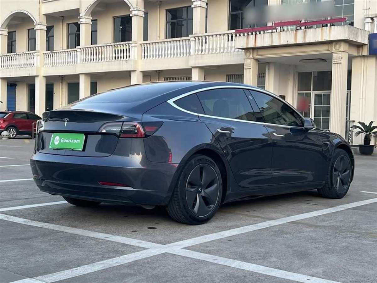 特斯拉 Model 3  2020款 改款 標(biāo)準(zhǔn)續(xù)航后驅(qū)升級(jí)版圖片