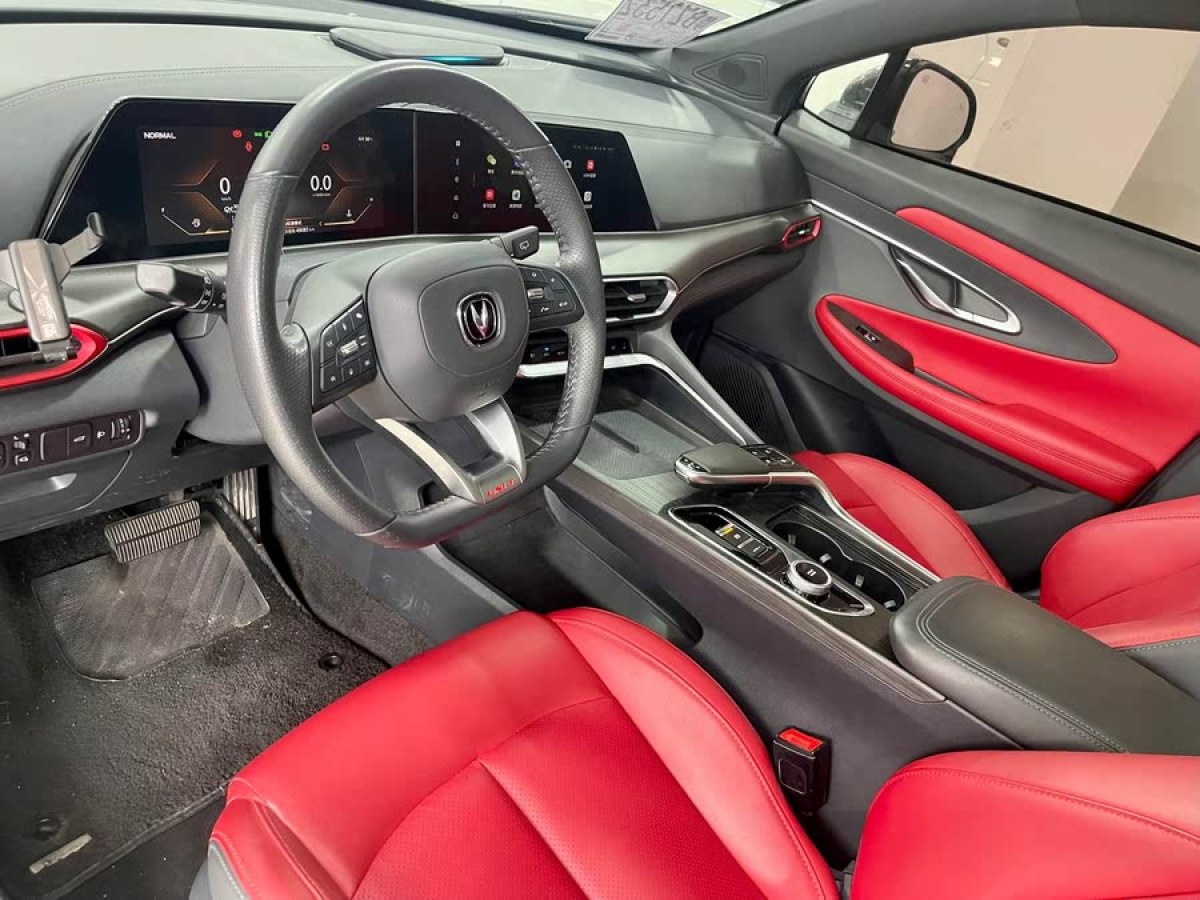 長(zhǎng)安 UNI-T  2020款 1.5T 旗艦型圖片
